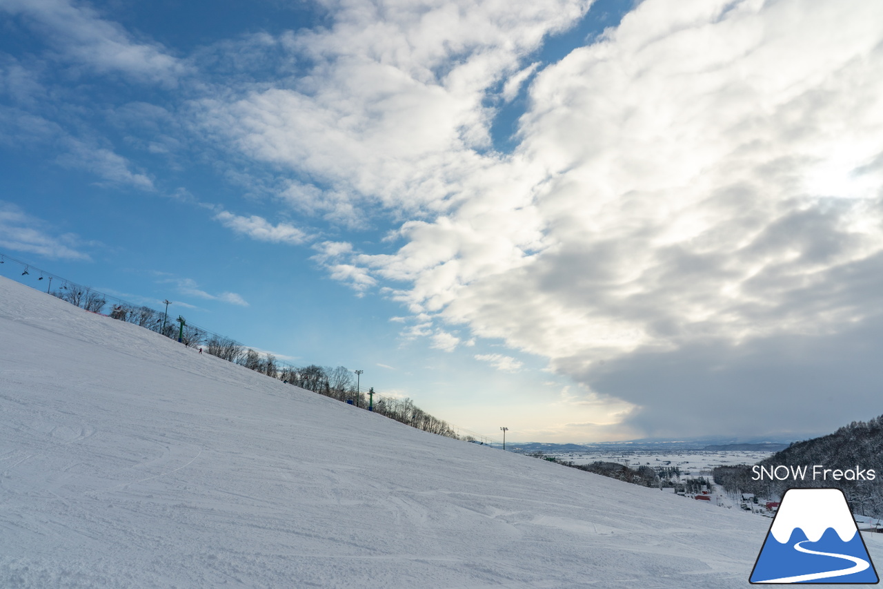 ぴっぷスキー場｜旭川紋別自動車道・比布北インターを降りたら約３分で到着。良質な雪、多彩なコース、抜群の眺望、美味しいグルメ、アフタースキーに温泉も。。。とっても高い満足度を誇るローカルゲレンデを滑ります(^^)/